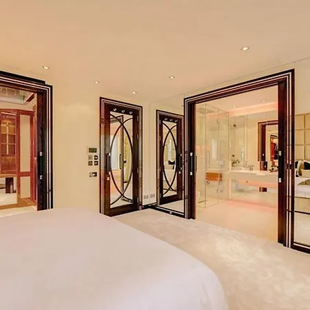 아파트 Centrally Located Apartment